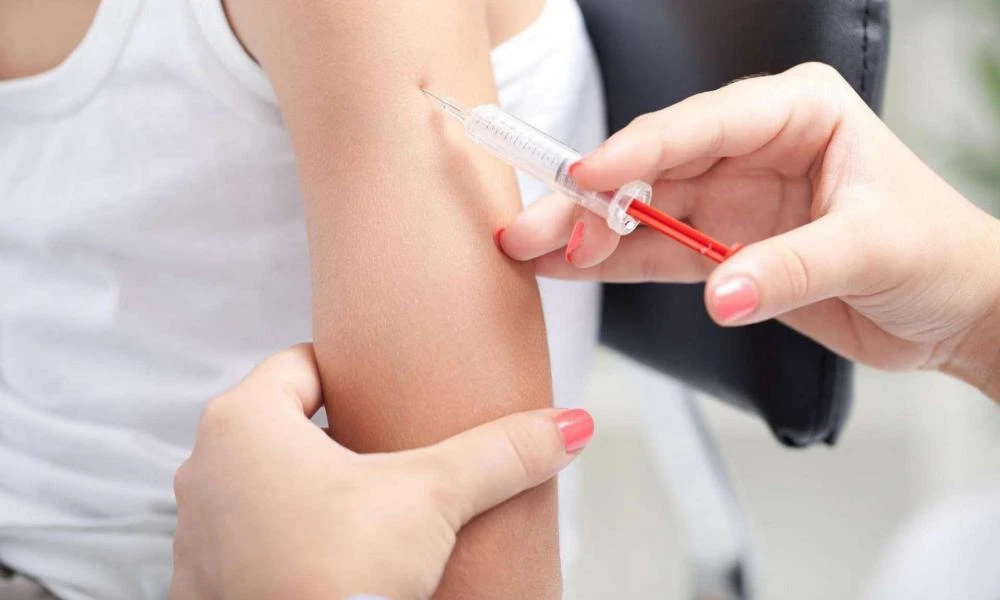 Ιός HPV: Το εμβόλιο που προστατεύει από τον καρκίνο–Πότε πρέπει να χορηγείται